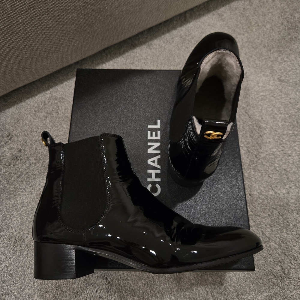 Chanel Black Patent Sheep Shearling Lined Leather Ankle Boots 40.5